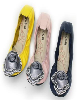 走向國(guó)際的多能手中國(guó)服裝設(shè)計(jì)師--楊紫明(cabbeen)《十》-設(shè)計(jì)家園-世界服裝鞋帽網(wǎng)--行業(yè)門戶.全國(guó)十佳電子商業(yè)行業(yè)門戶網(wǎng)站 行業(yè)精英 業(yè)界人才 行業(yè)新聞 買賣信息 供求信息 圖片素材