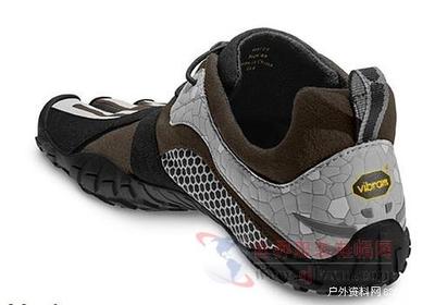 高考后解放雙腳，皮革五指鞋伴你暢游山水間